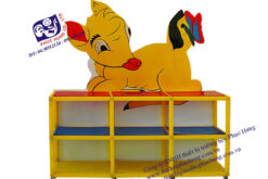 GIÁ NHỰA HÌNH CON NAI-GH02